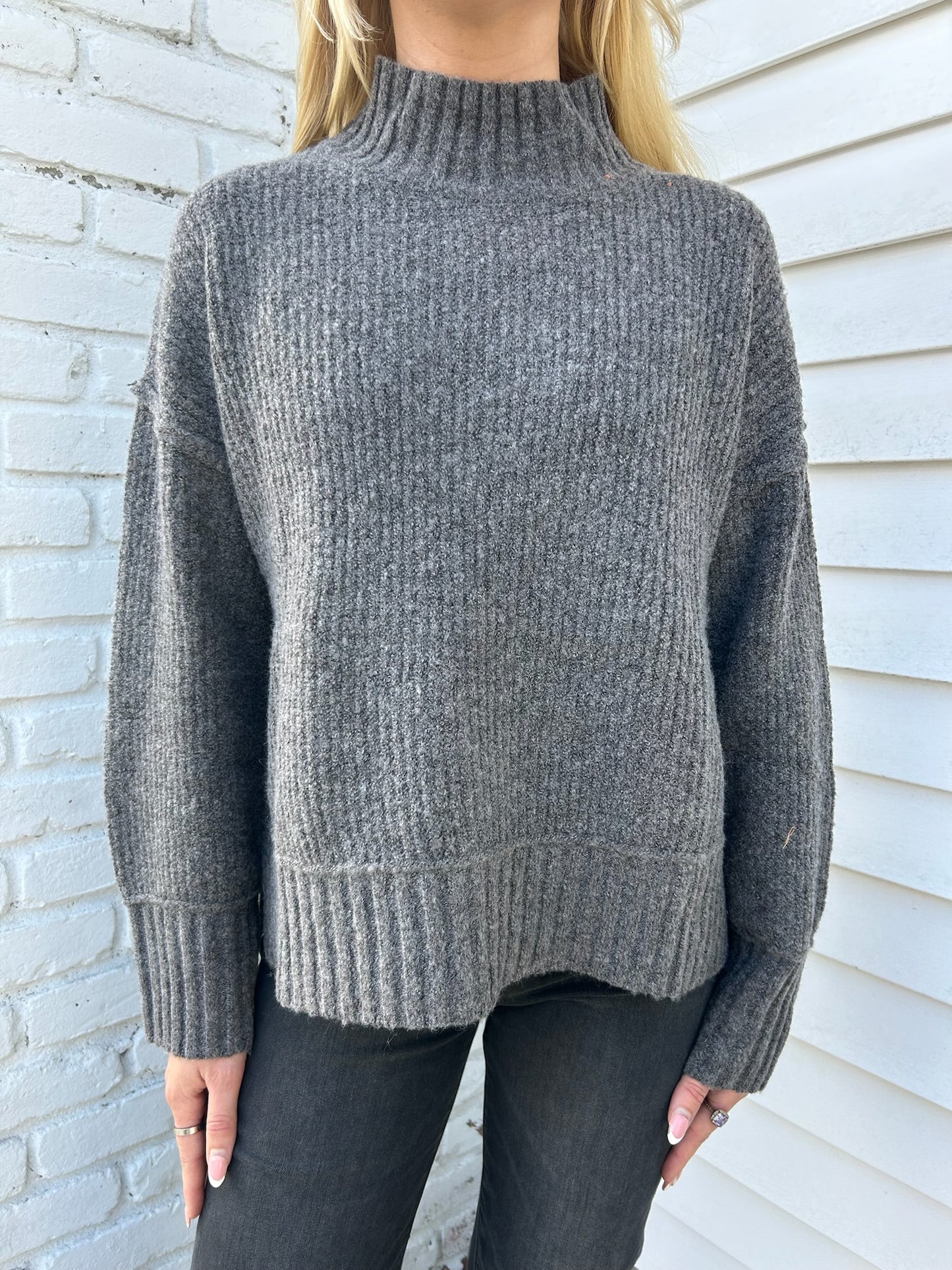 MOCK NECK PULLOVER SWEATER