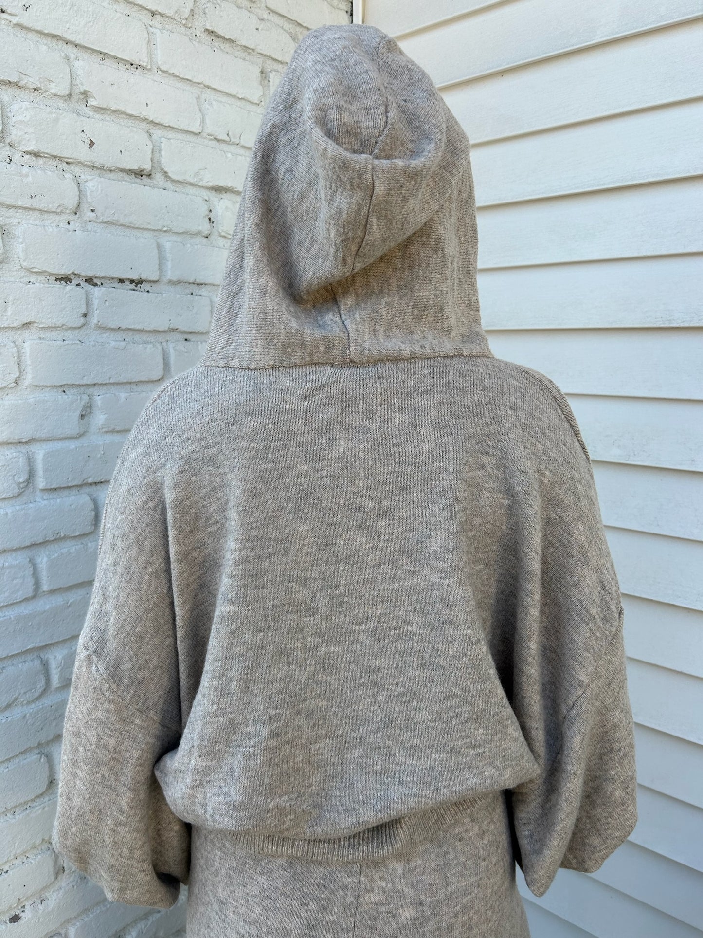 TWO TONED SWEATER HOODIE