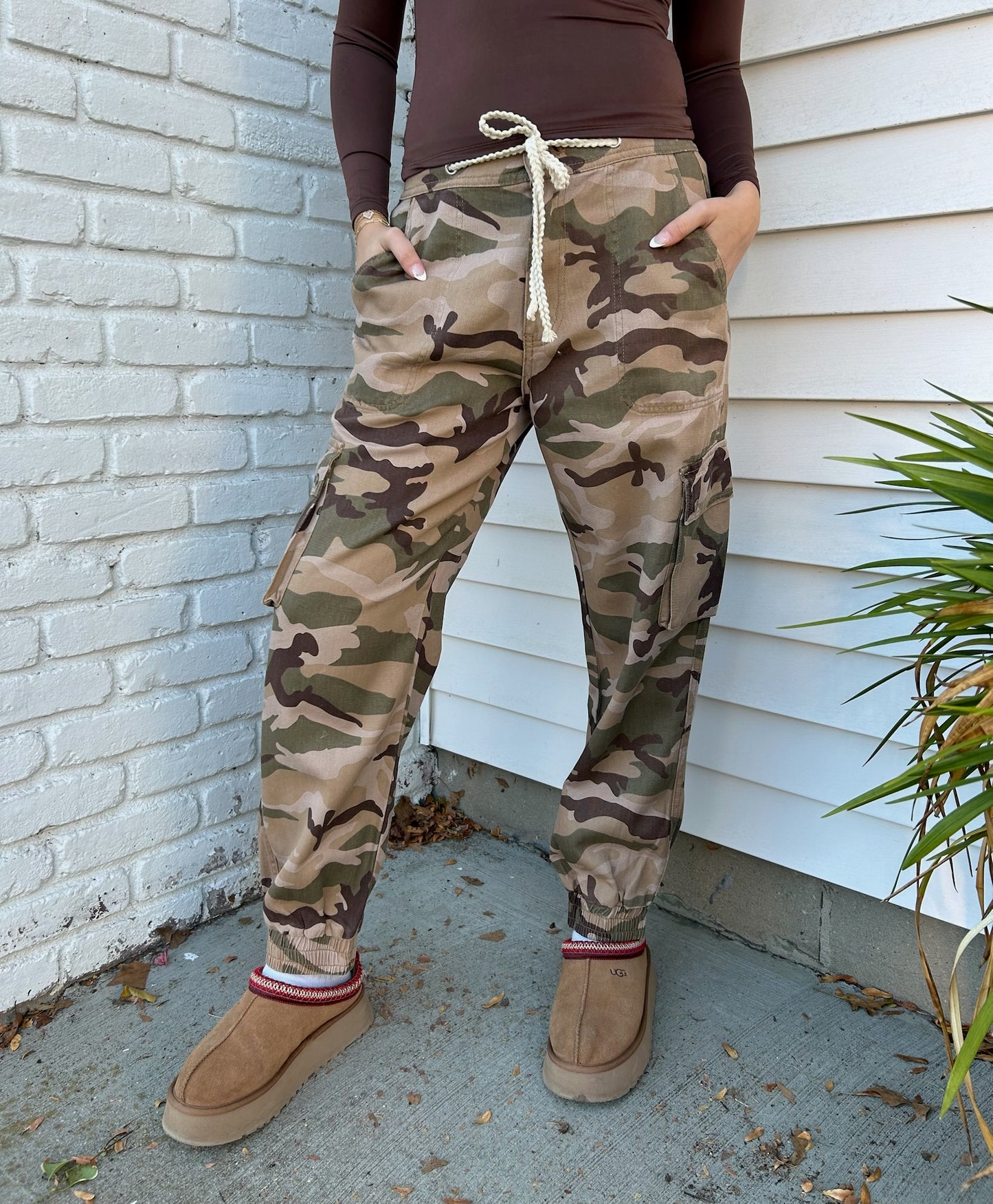 CAMO TWILL JOGGER PANTS