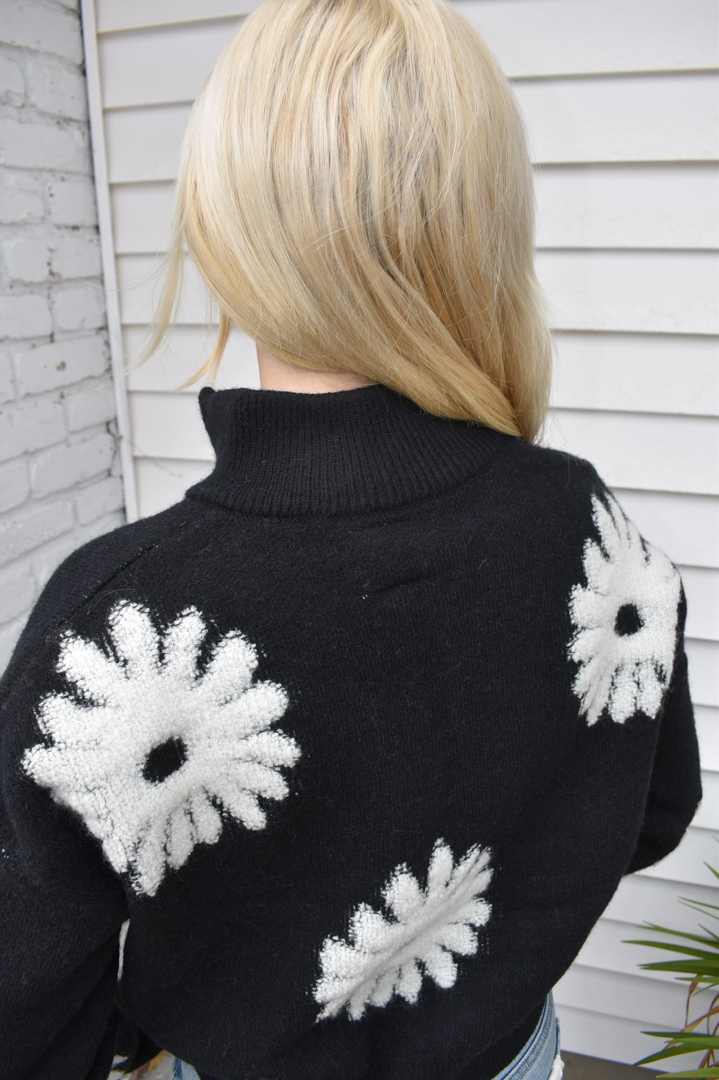 LILY TURTLENECK DAISY JACKET