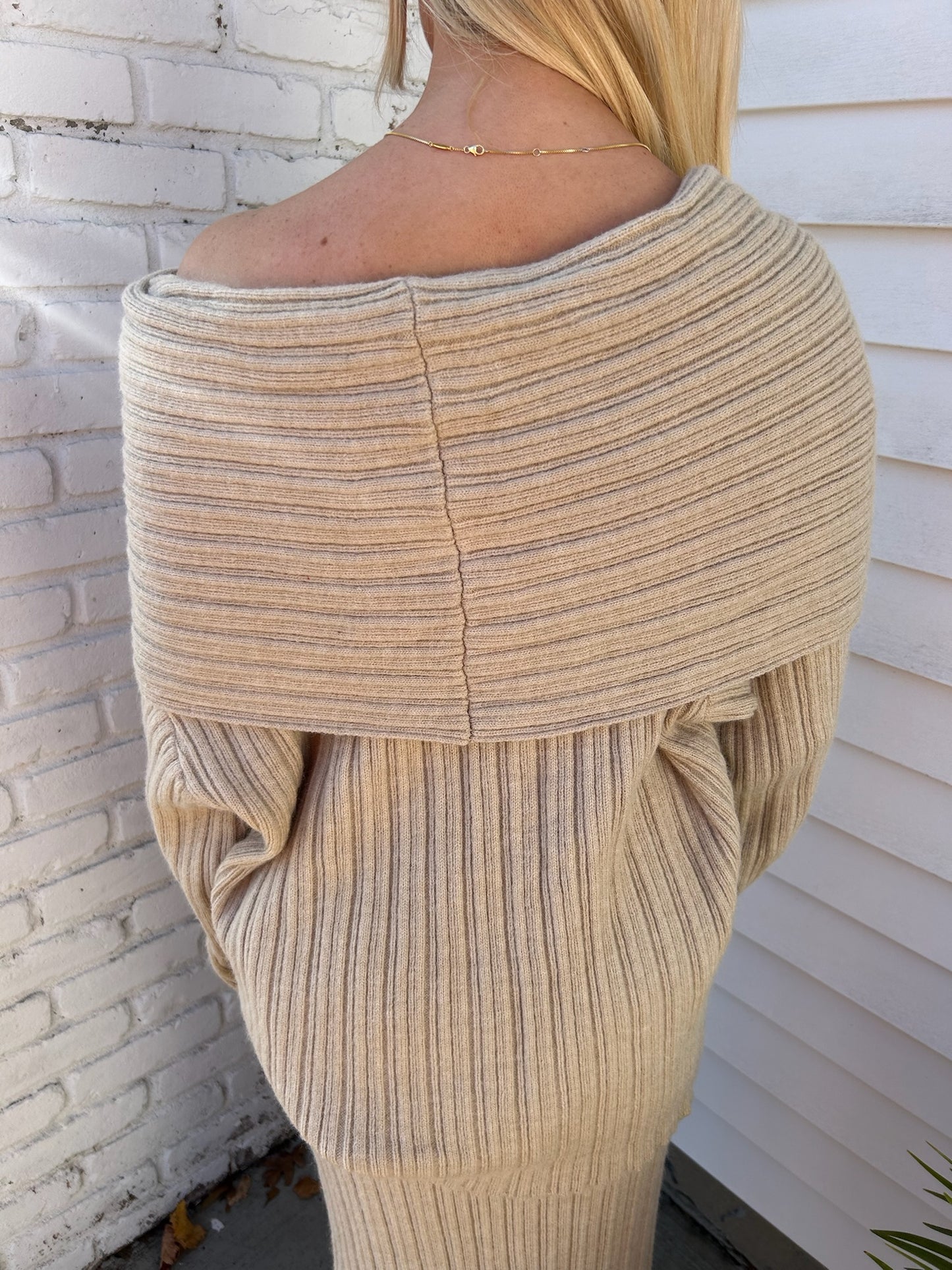 OFF THE SHOULDER OVERSIZED SWEATER