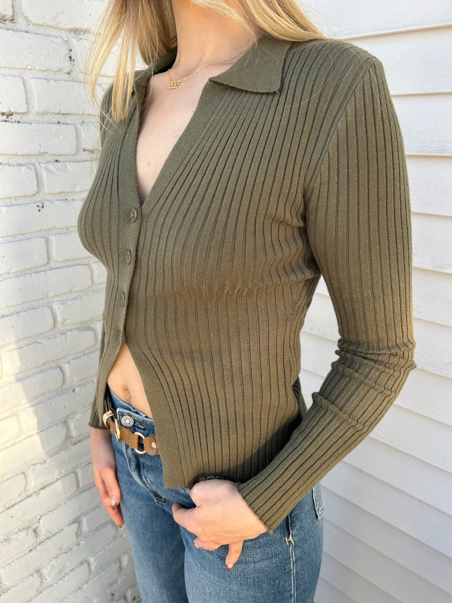 COLLARED BUTTON FRONT LONG SLEEVE KNIT TOP