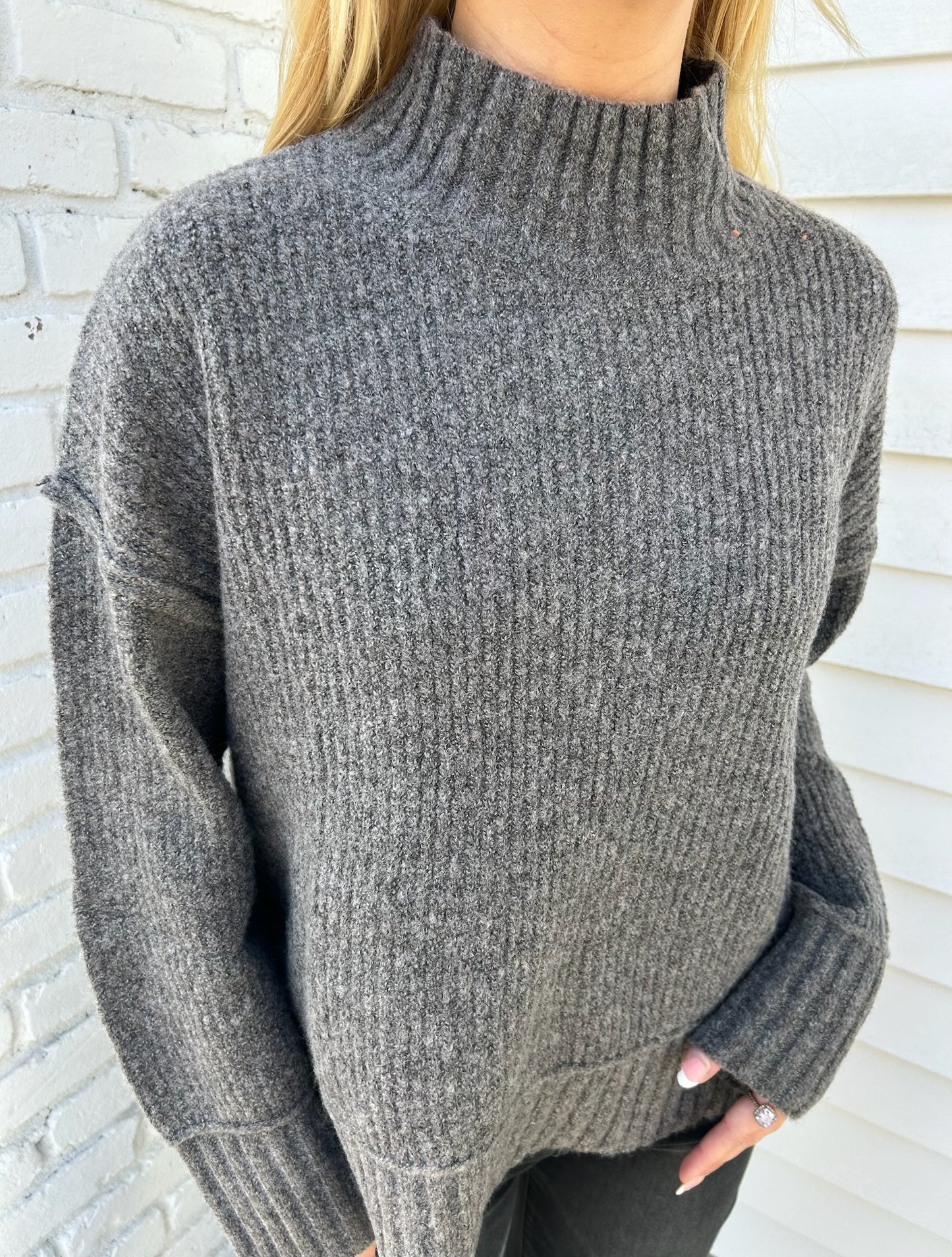 MOCK NECK PULLOVER SWEATER