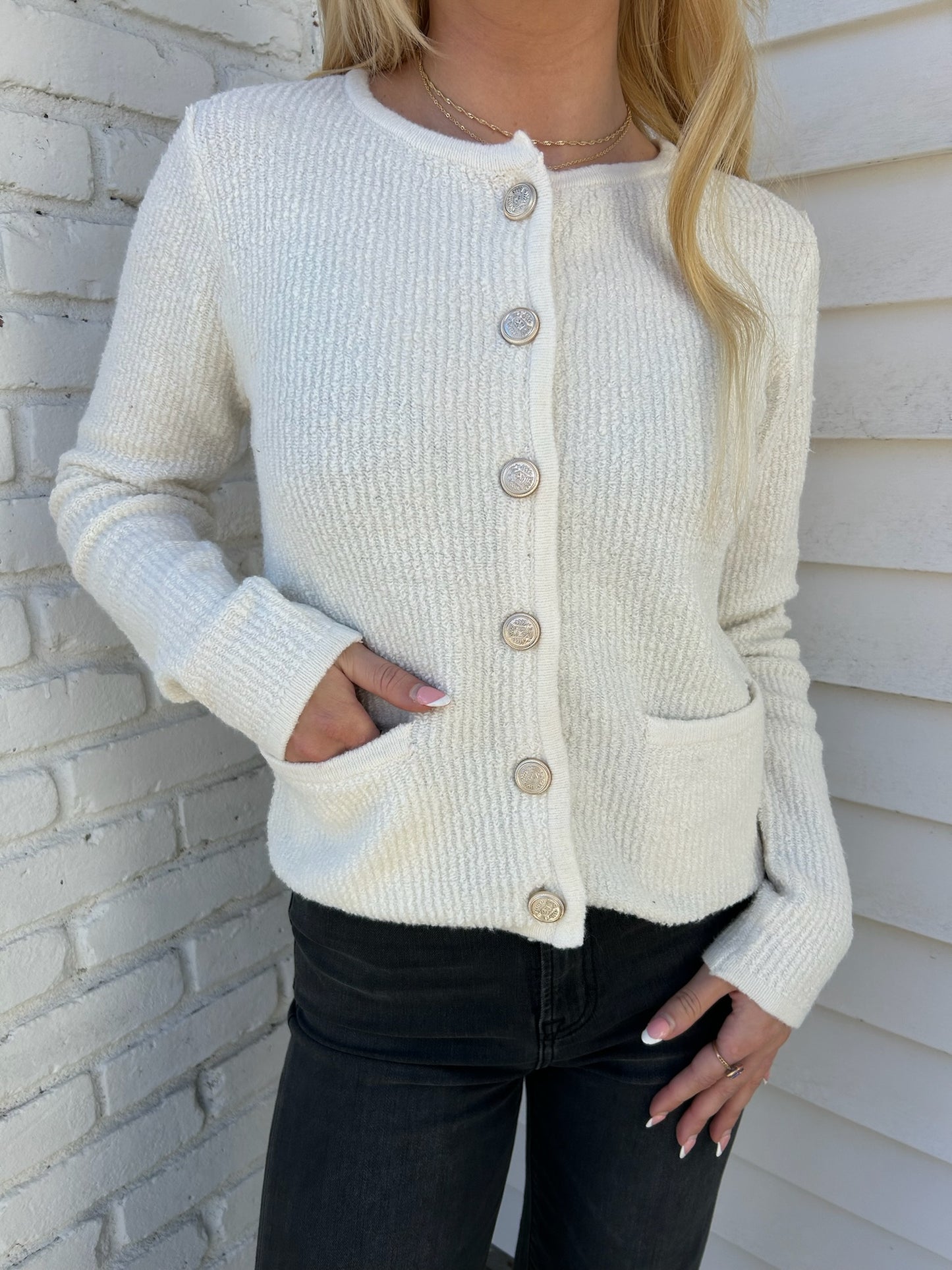 ROUND NECK GOLD BUTTON KNIT CARDIGAN