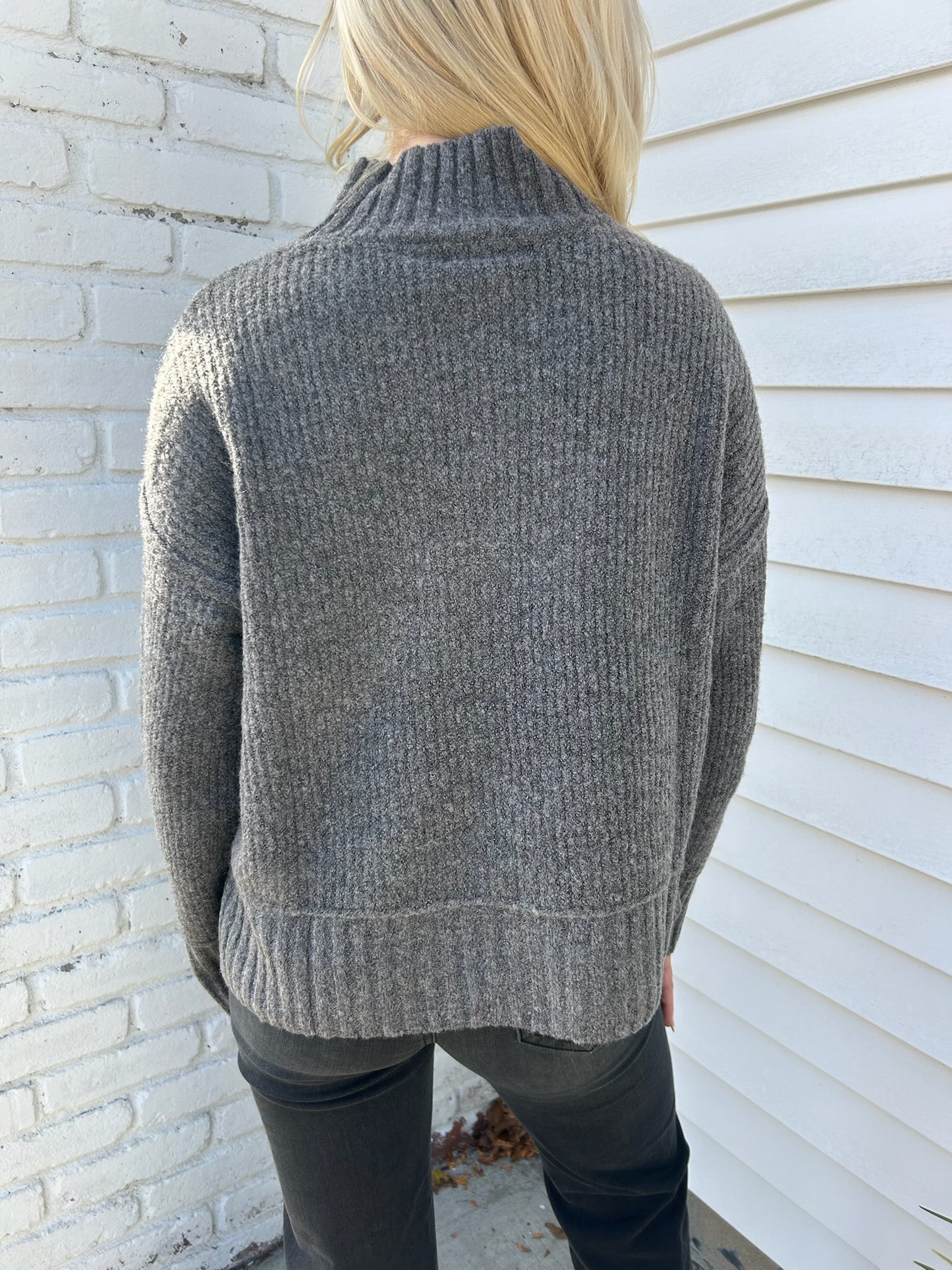 MOCK NECK PULLOVER SWEATER