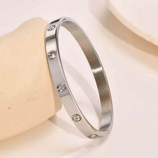 THICK LOVE BANGLE