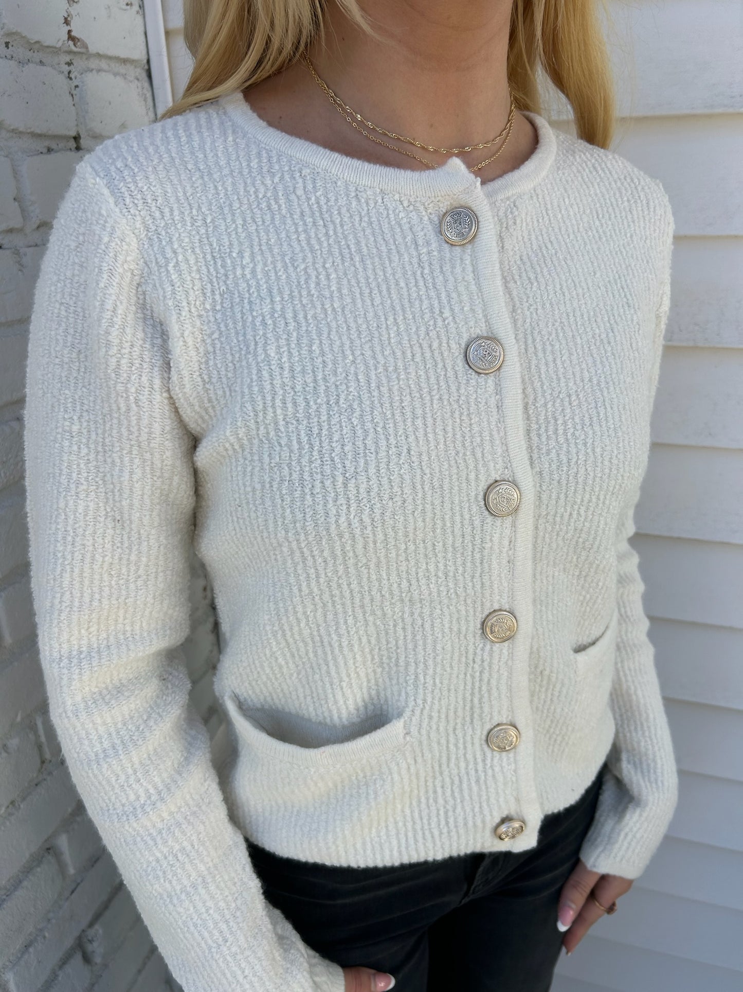 ROUND NECK GOLD BUTTON KNIT CARDIGAN