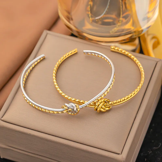 EMMA KNOT BRACELET